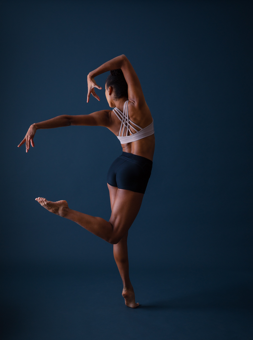 Portrait of professional ballet dancer Miranda Silveira by Bay Area photographer Robert Houser.